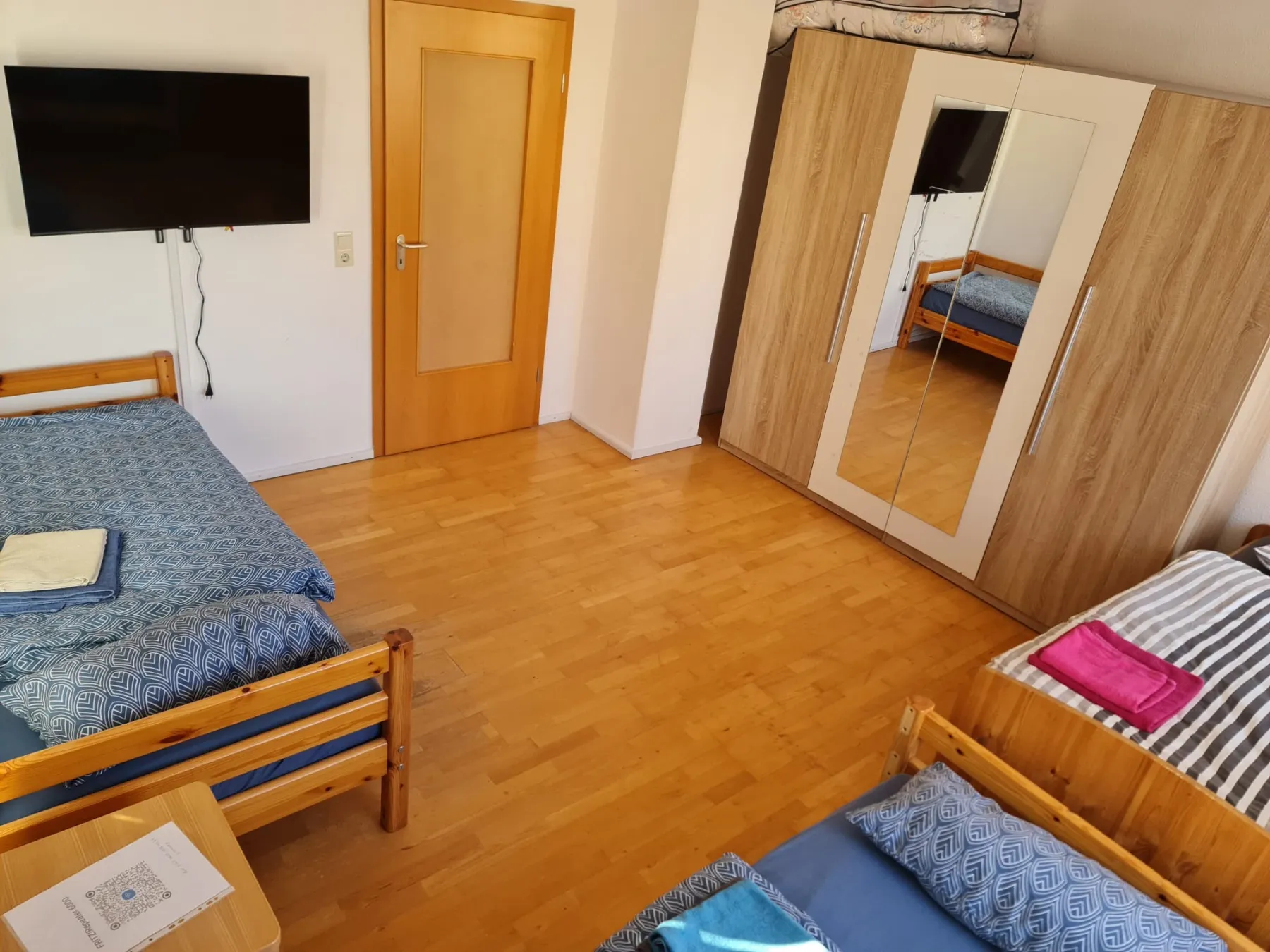 Helles Schlafzimmer in einem Apartment in Dippoldiswalde
